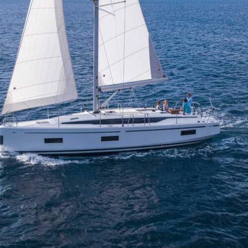 Bavaria C42 Style Aurelia