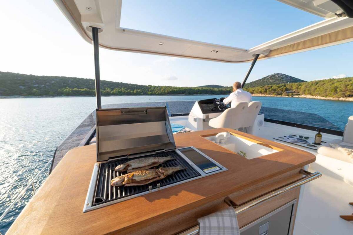 Fountaine Pajot MY6 Family 2.0