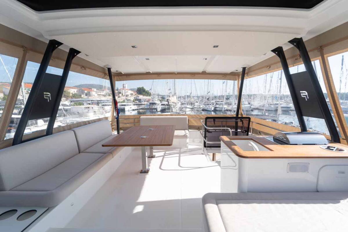 Fountaine Pajot MY6 Family 2.0