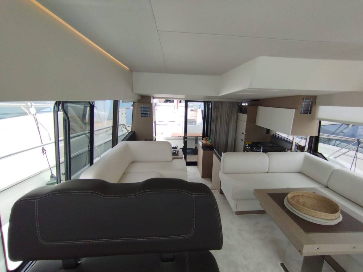 Prestige 520 Flybridge Baby Indy