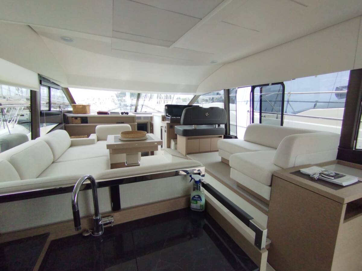 Prestige 520 Flybridge Baby Indy