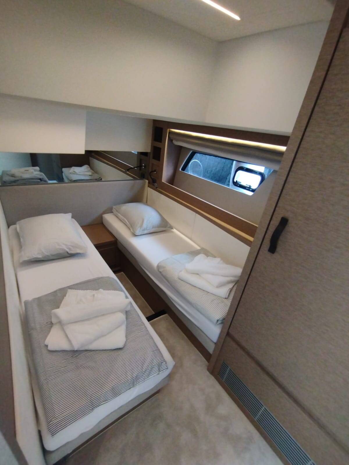 Prestige 520 Flybridge Baby Indy